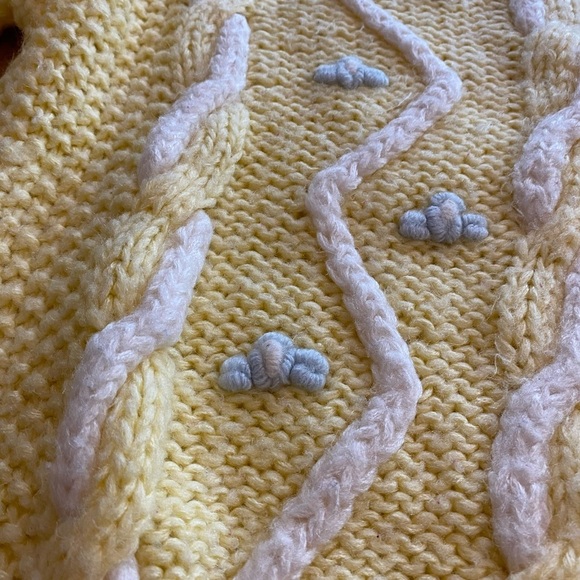 Women’s Hand Knitted Acrylic Sweater Feminine Pastel Vintage S-M Evian II - Picture 2 of 16